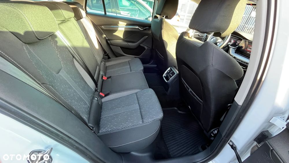 Skoda Octavia 1.5 TSI ACT Style DSG - 11