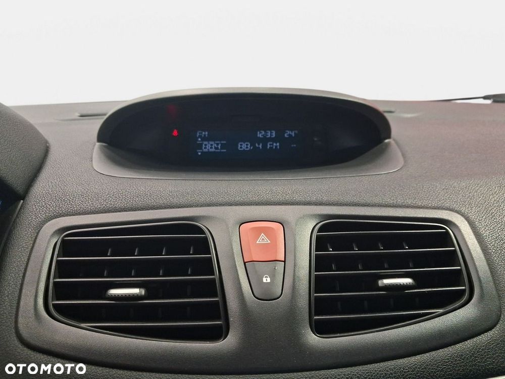 Renault Fluence - 24