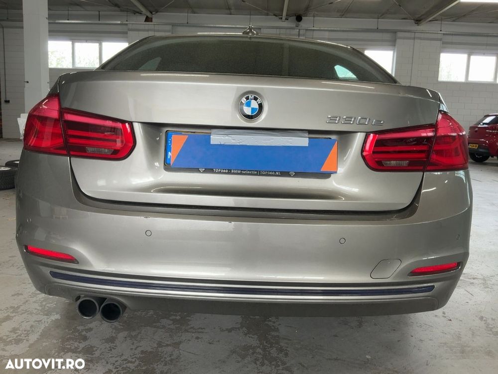 BMW Seria 3 330e iPerformance Sport Line - 9