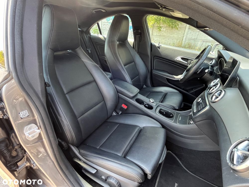 Mercedes-Benz CLA 250 4-Matic AMG Line - 21