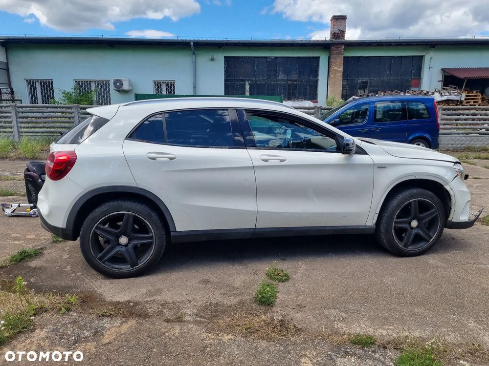Mercedes-Benz GLA 250 4-Matic - 2