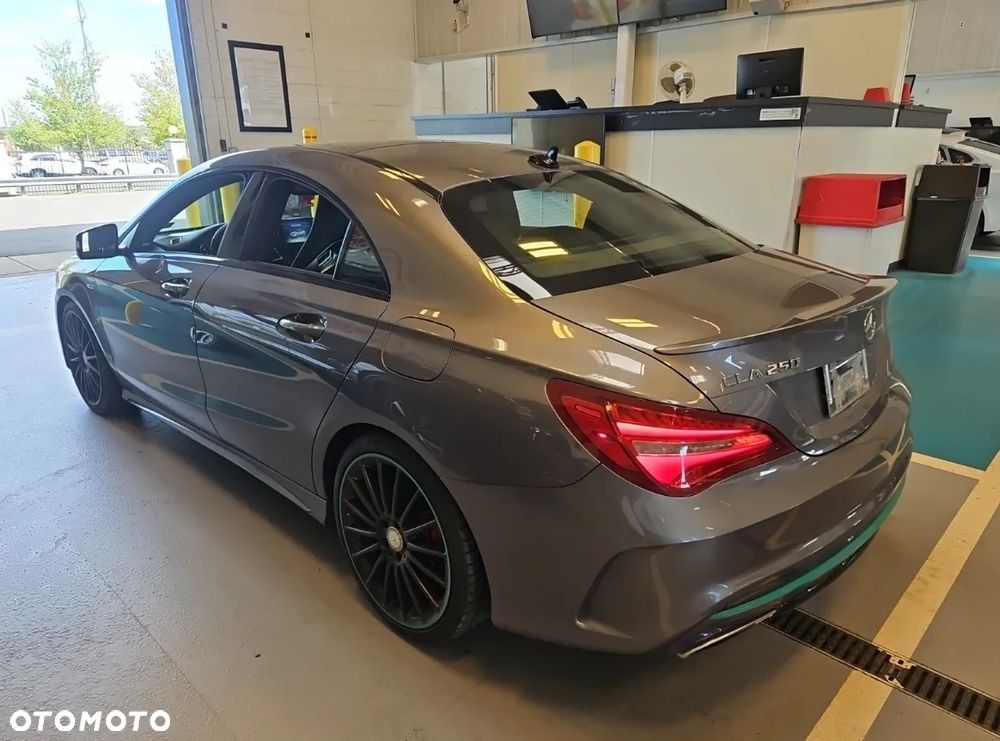 Mercedes-Benz CLA 250 7G-DCT Sport - 2