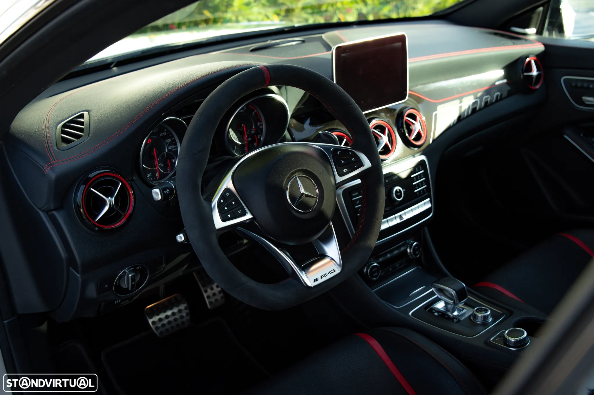 Mercedes-Benz CLA 45 AMG - 15