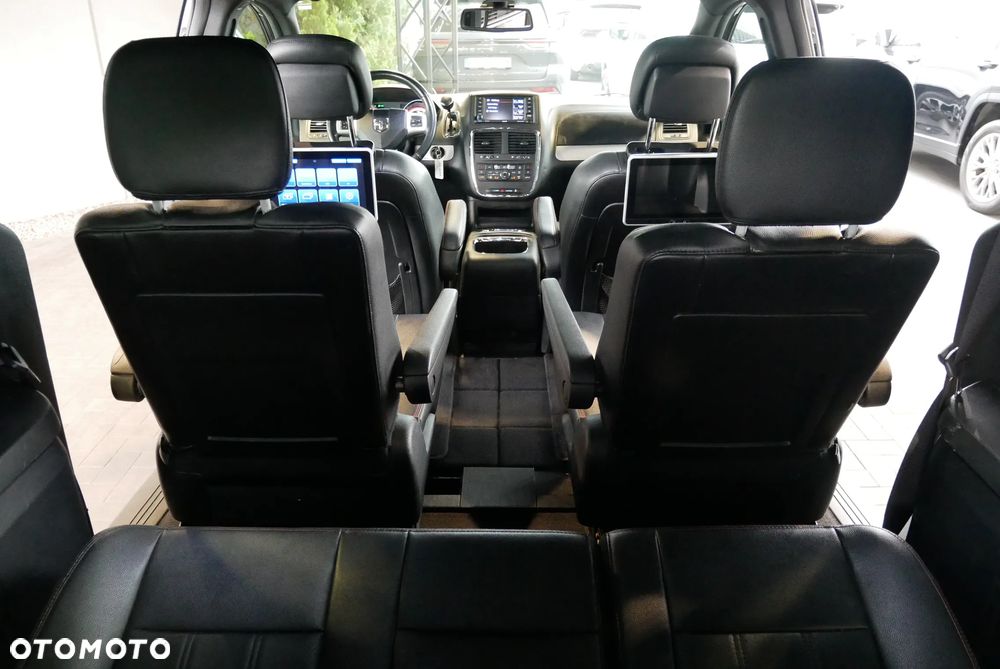 Dodge Grand Caravan - 29