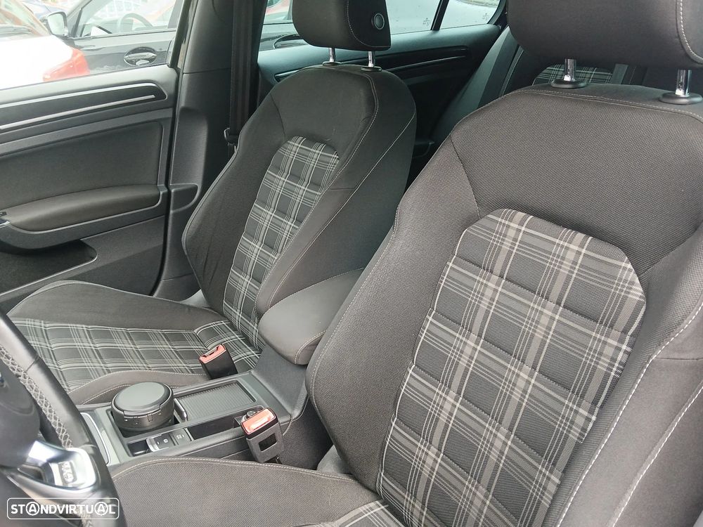 VW Golf 2.0 TDi GTD DSG - 20