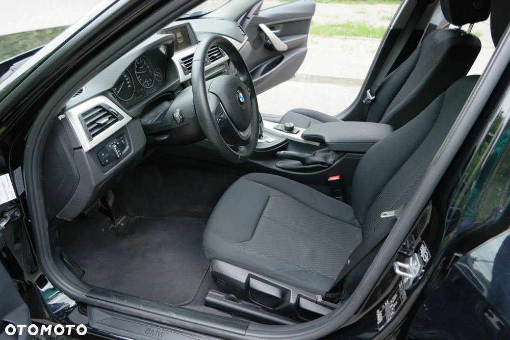 BMW Seria 3 - 18