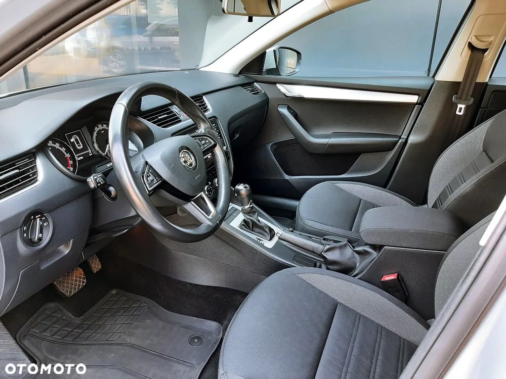 Skoda Octavia 2.0 TDI Ambition DSG - 21