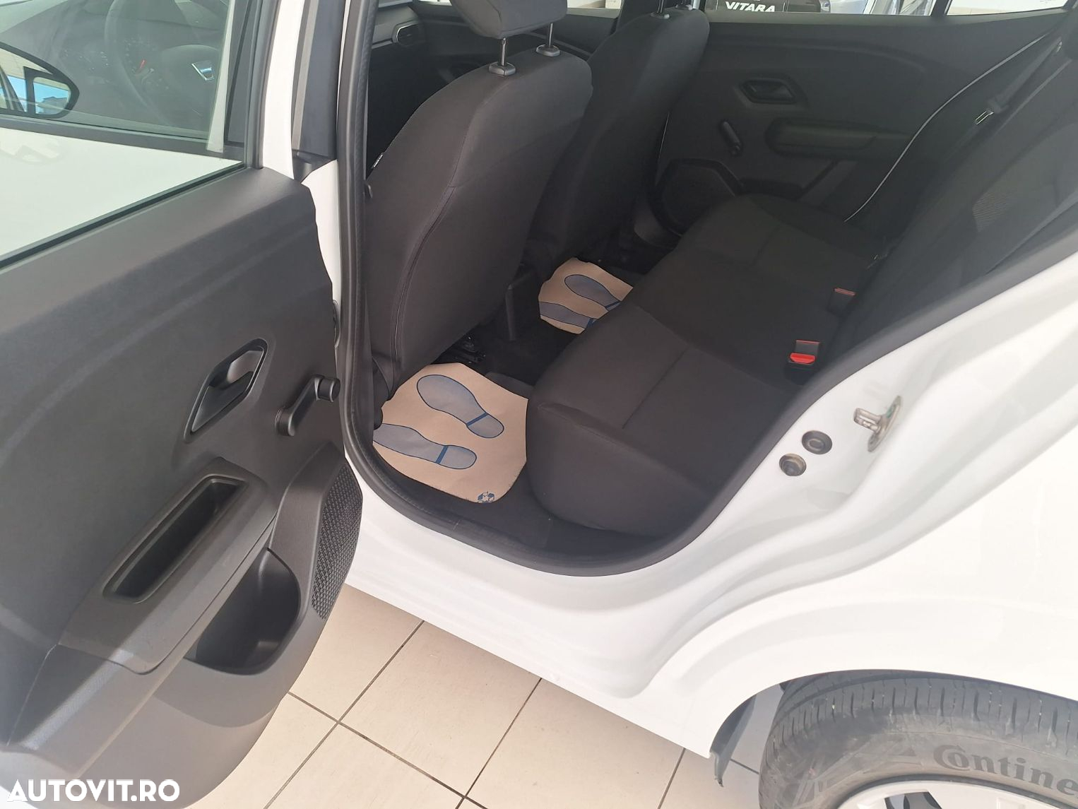 Dacia Logan TCe 90 Essential - 7