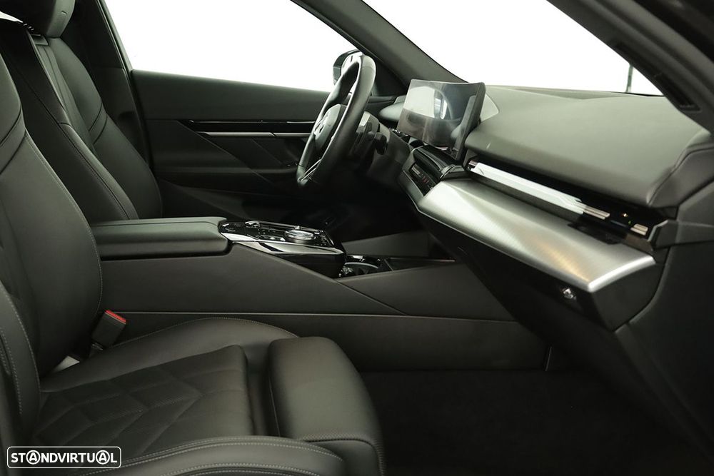 BMW 520 d Pack Desportivo M - 23