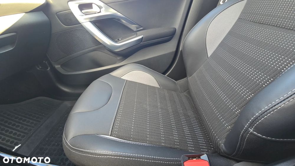 Peugeot 2008 1.2 Pure Tech GPF Allure S&S - 26