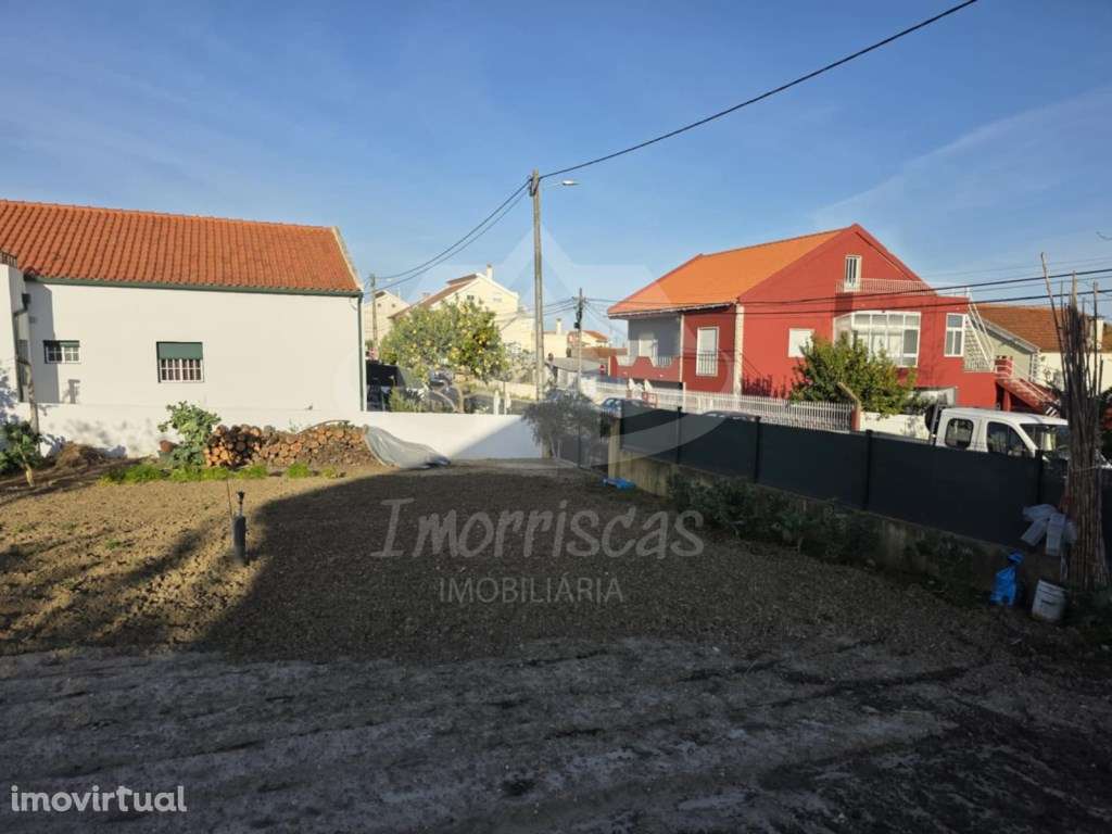 Terreno urbano com 204 m², legalizado na Portela da Azóia - Grande imagem: 4/4