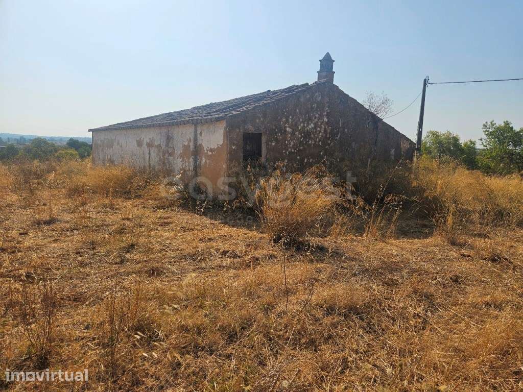 Terreno com Ruína com Projeto Aprovado para Moradia com Piscina em ... - Grande imagem: 2/13