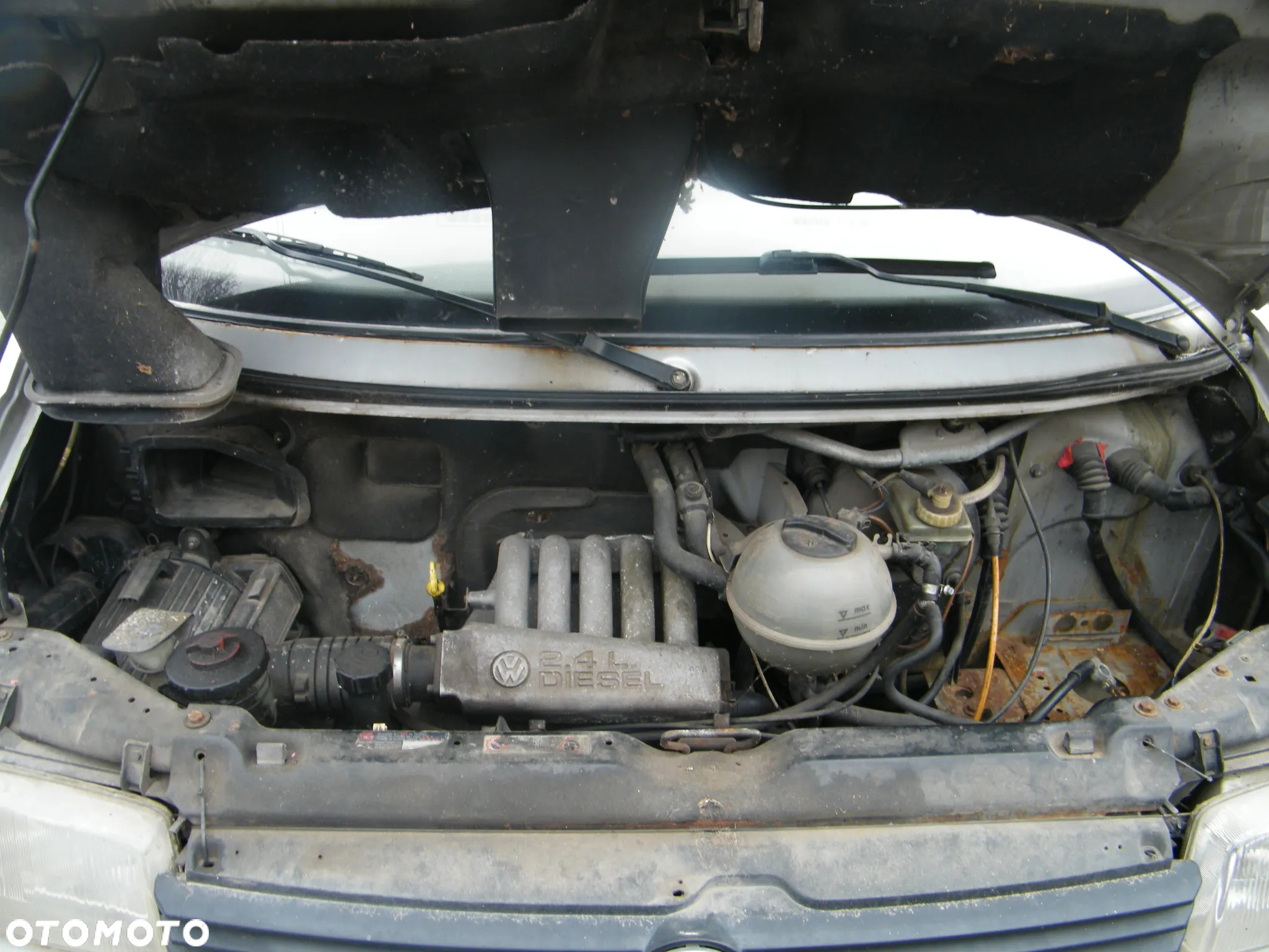VW Transporter T4 2.4 D 78KM silnik AAB skrzynia CRN lakier LL7D - 11