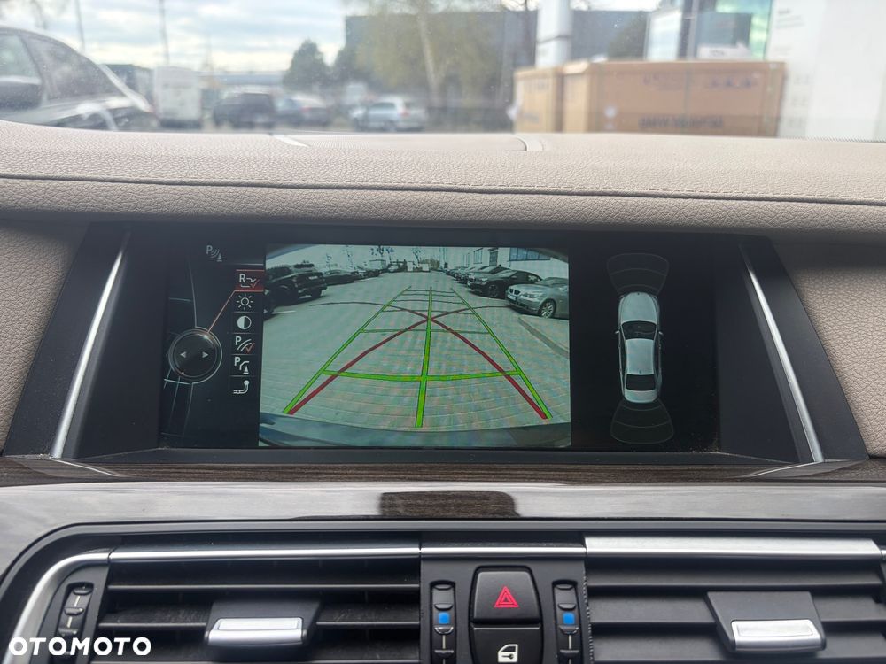 BMW Seria 7 730d xDrive - 14