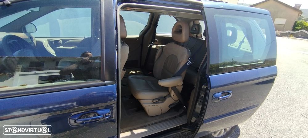 Chrysler Voyager 2.5 CRD LX - 8