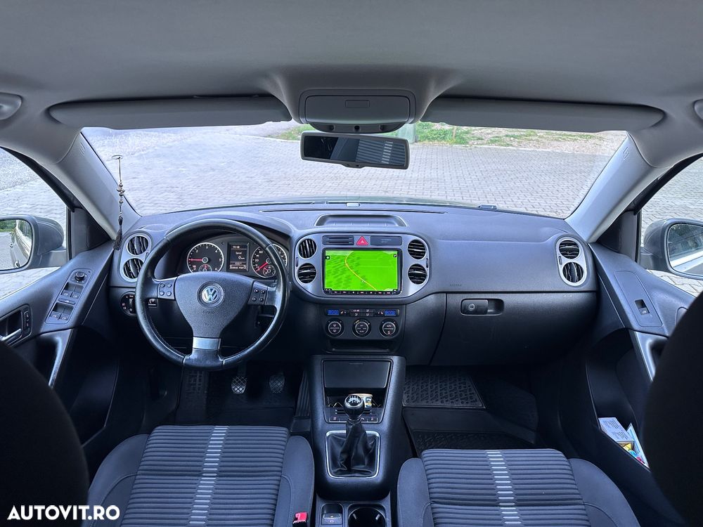 Volkswagen Tiguan - 5