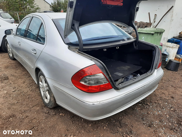 Mercedes w211 lift zderzak tył