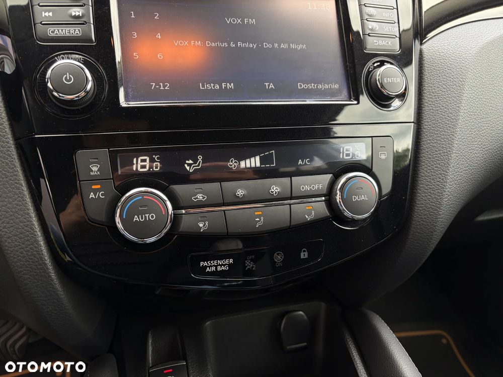 Nissan Qashqai 1.2 DIG-T N-Connecta - 29