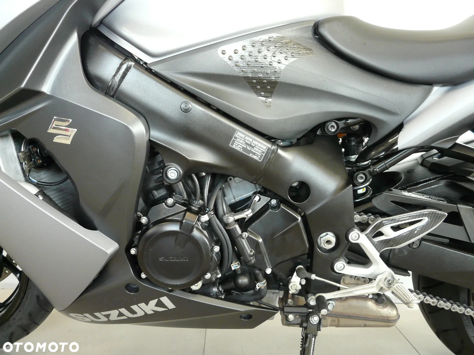 Suzuki GSX 1000 - 9
