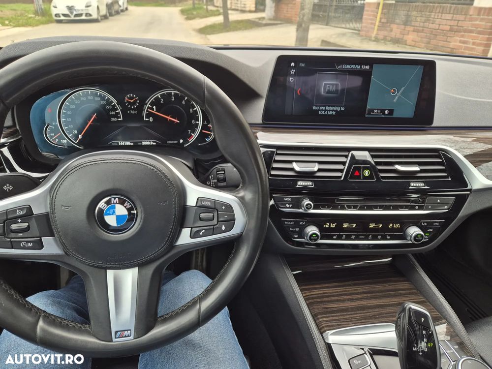BMW Seria 5 530i xDrive AT - 15