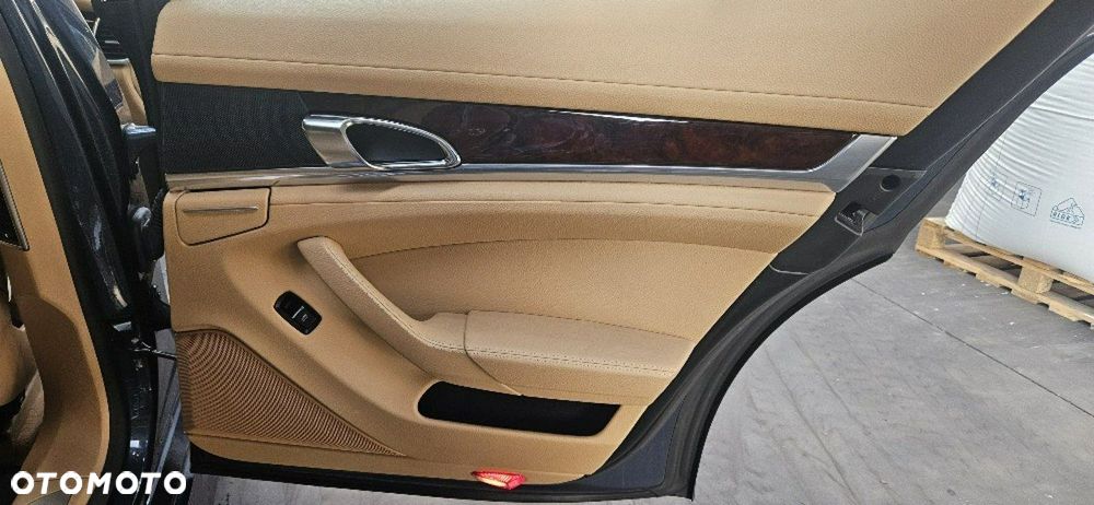 Porsche Panamera - 26