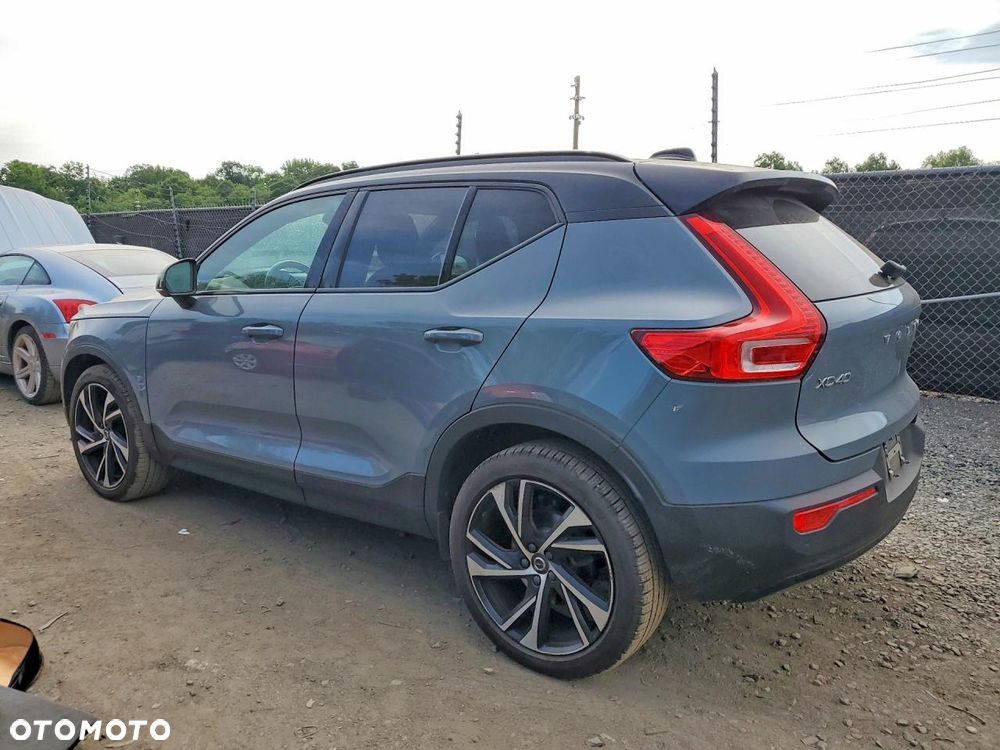 Volvo XC 40 T5 AWD R-Design - 3
