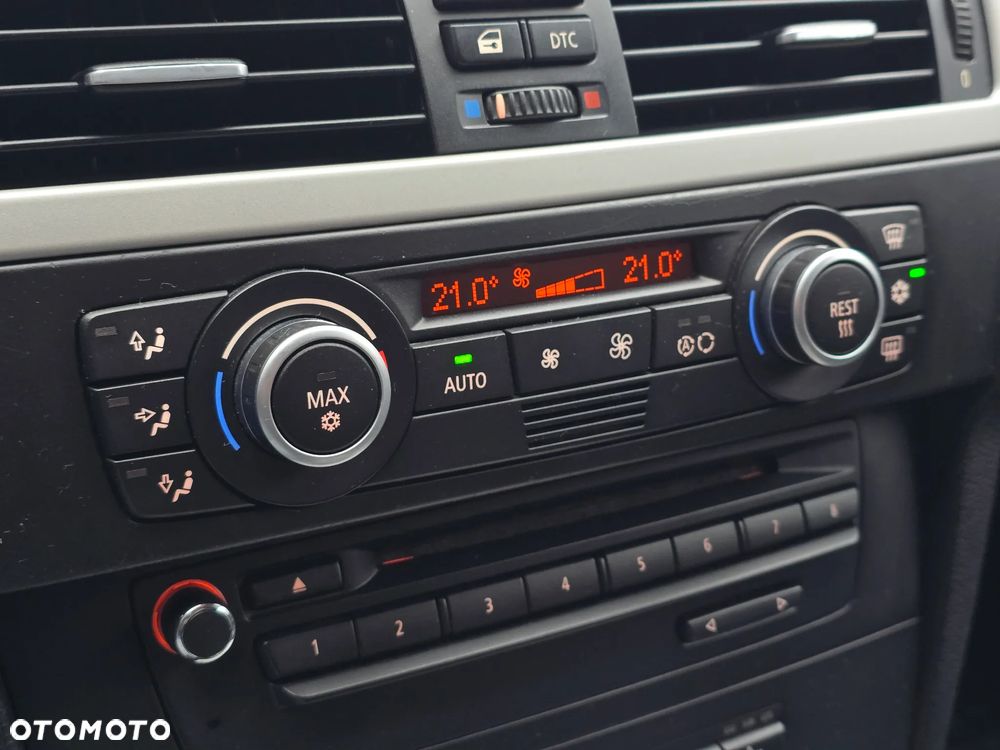 BMW Seria 3 330i xDrive Edition Sport - 31