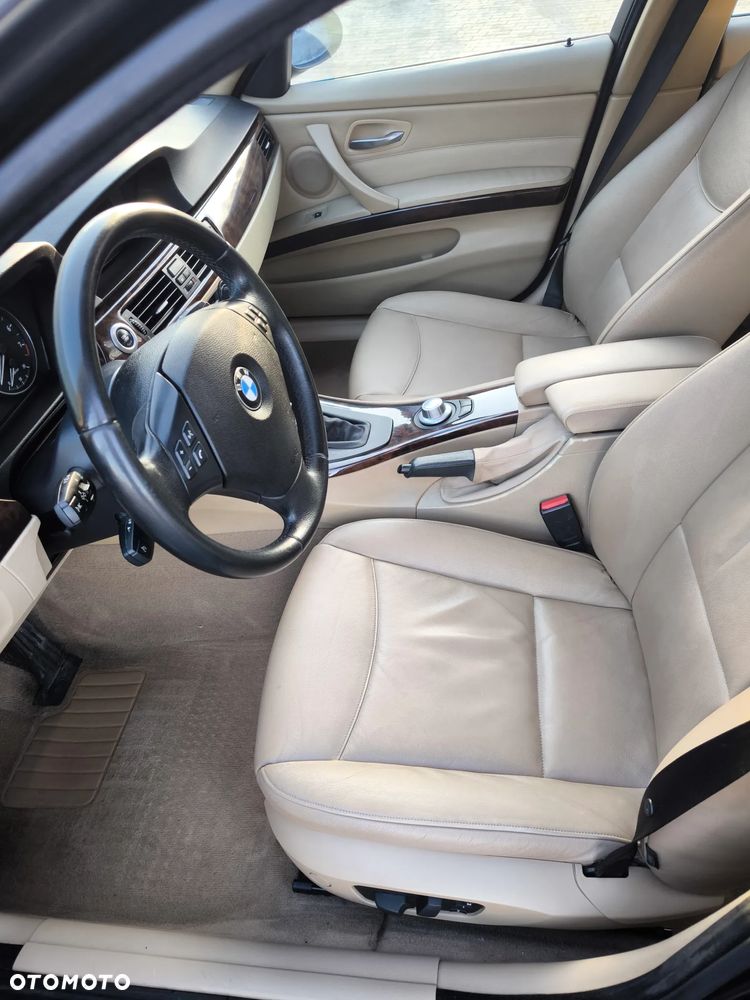 BMW Seria 3 330xi - 34