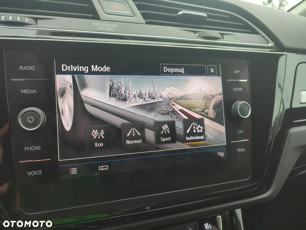 Volkswagen Touran - 24