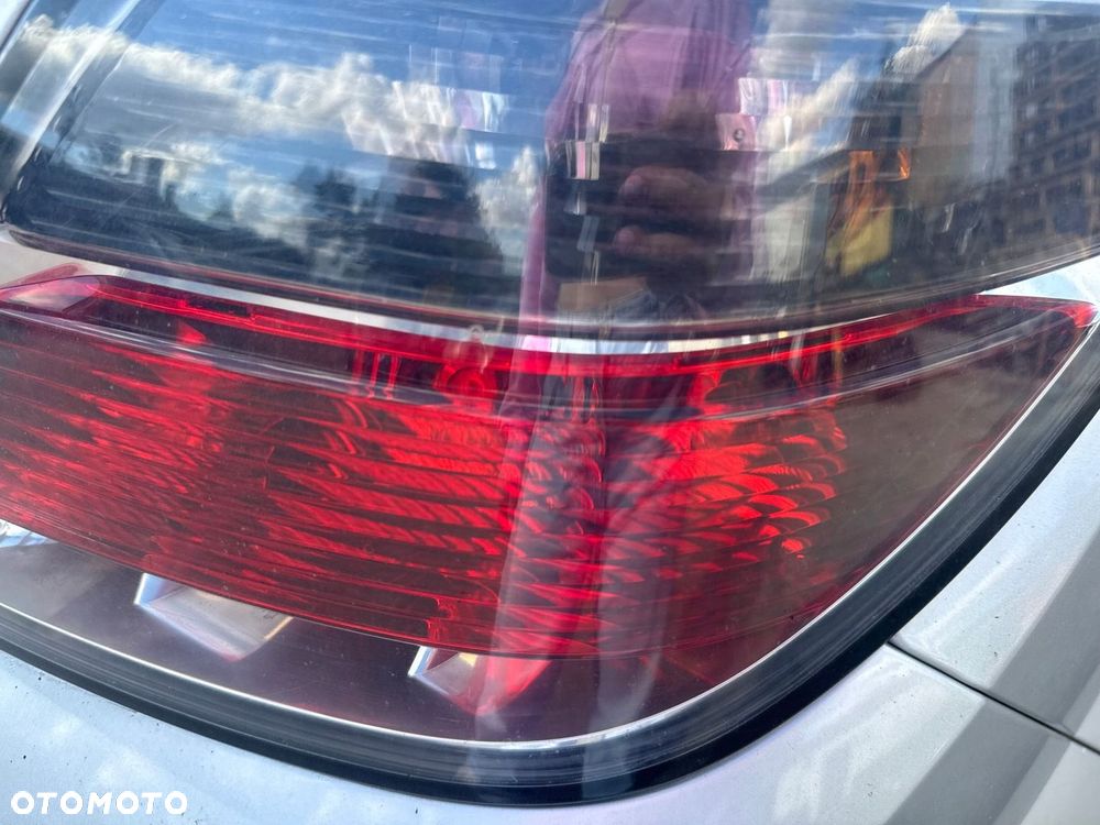 OPEL ASTRA H GTC LAMPA PRAWA TYLNA PRAWY TYŁ - 7