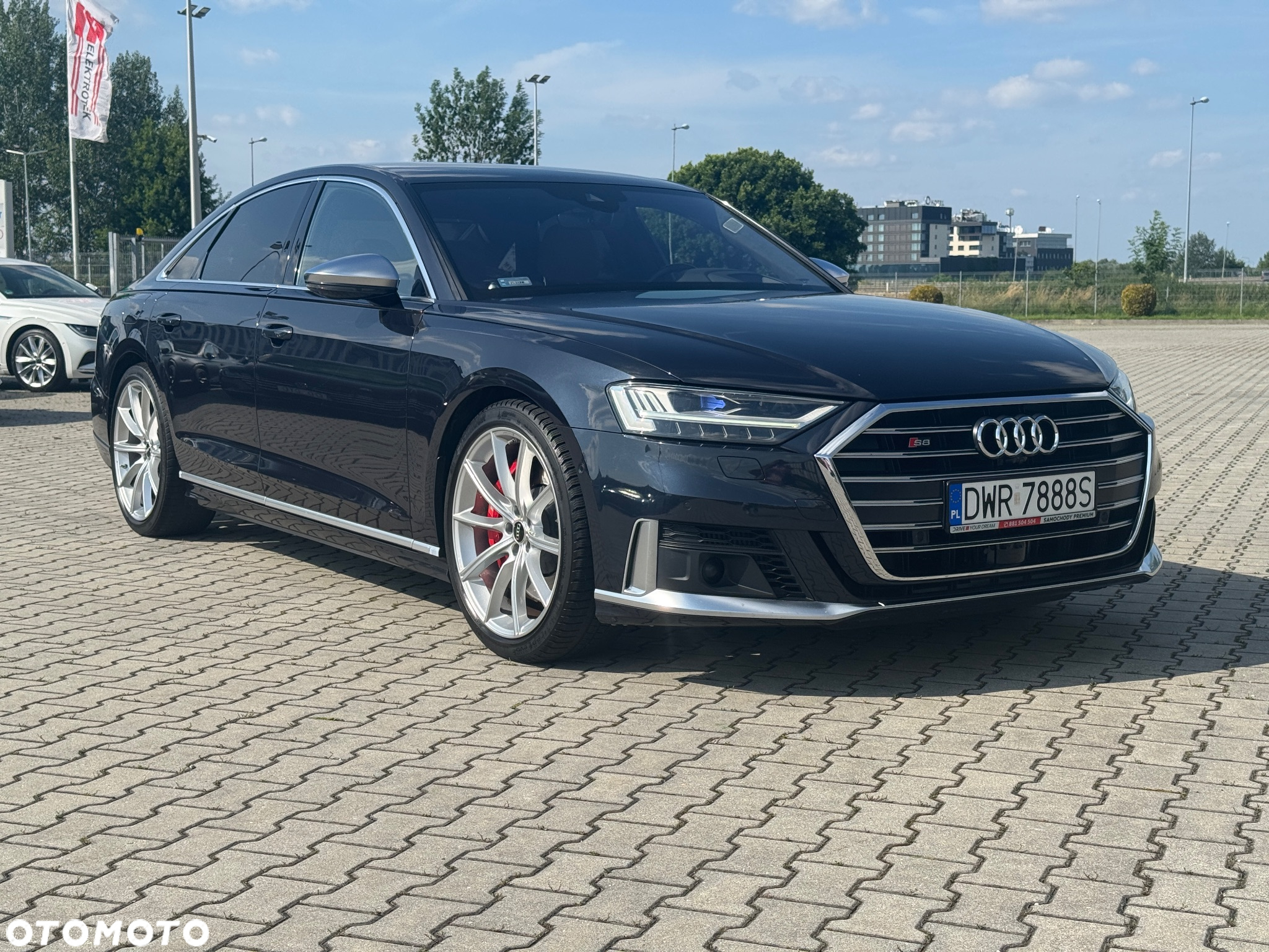 Audi S8 - 11