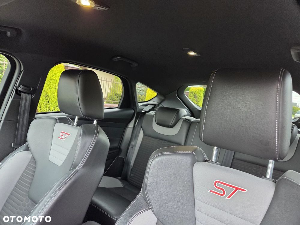 Ford Focus 2.0 TDCi ST - 13