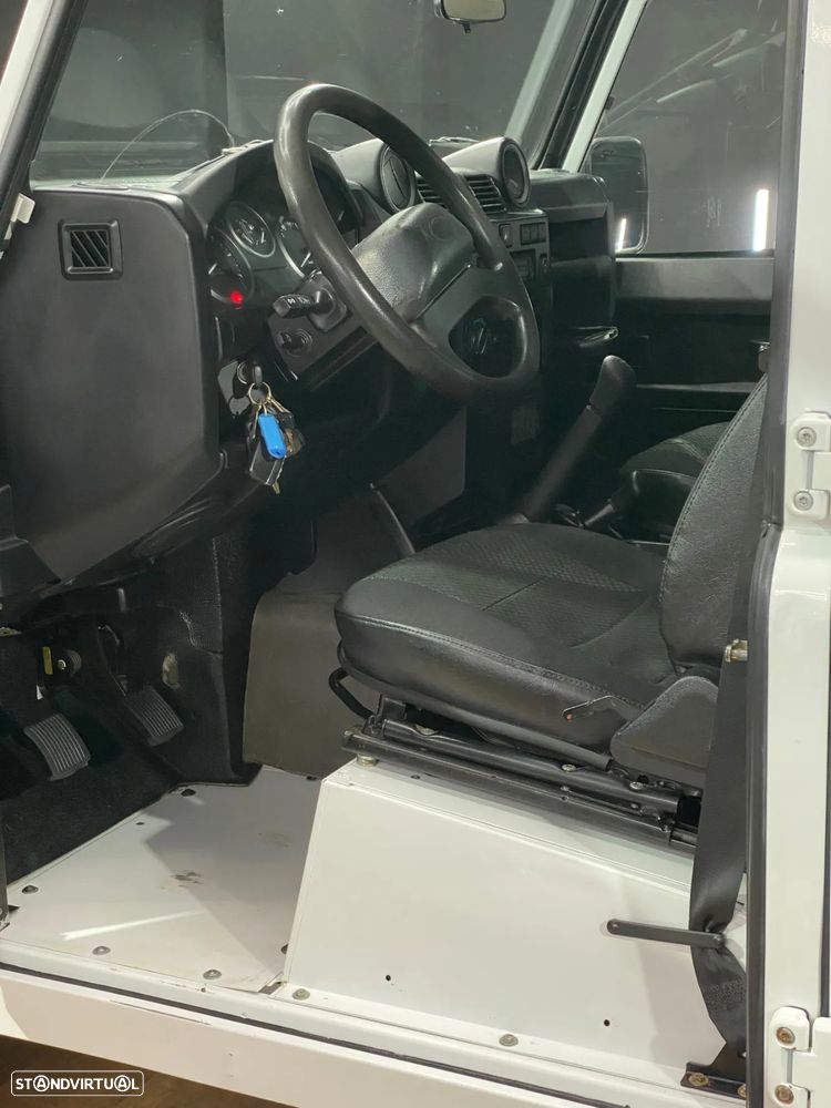 Land Rover Defender 110 DPF E - 10