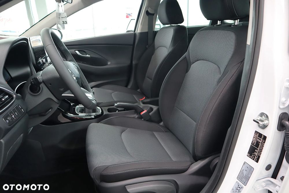 Hyundai i30 1.6 T-GDI Pure DCT - 4