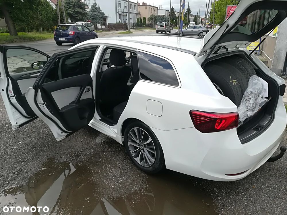 Toyota Avensis 1.8 Business Edition - 6