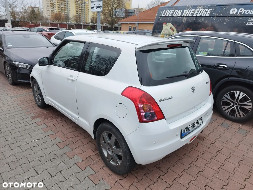 Suzuki Swift 1.3 GC - 10