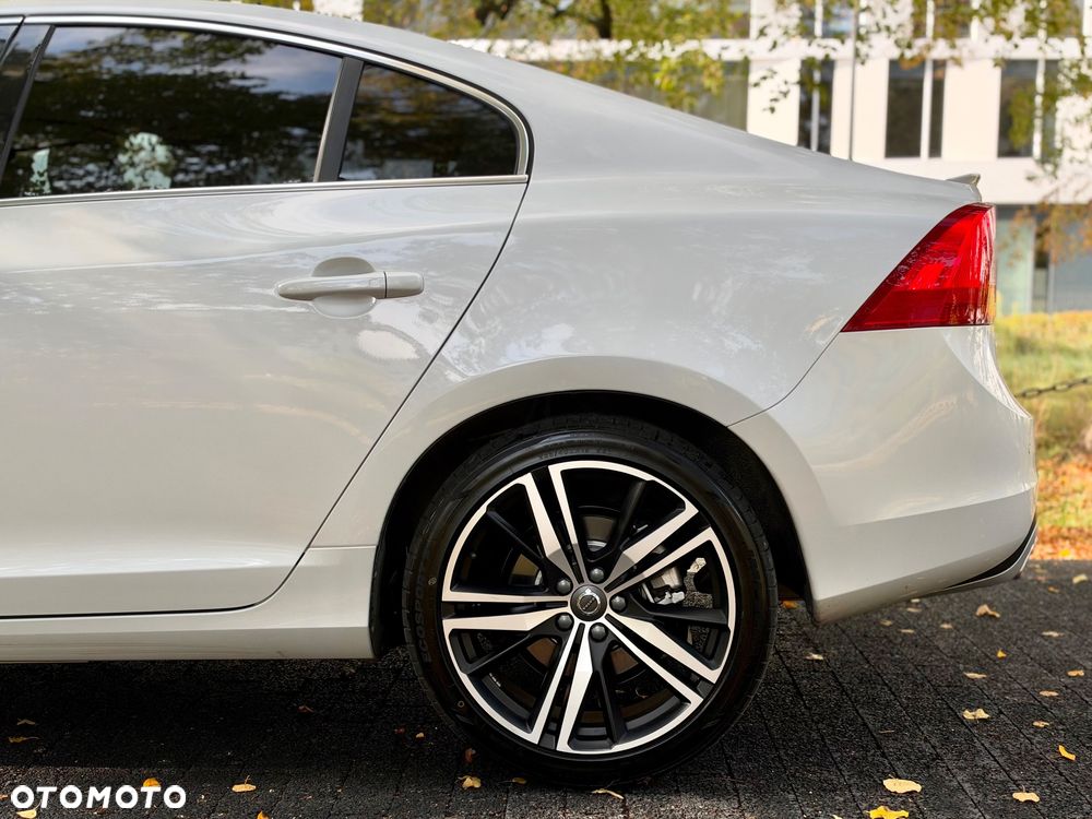 Volvo S60 - 4