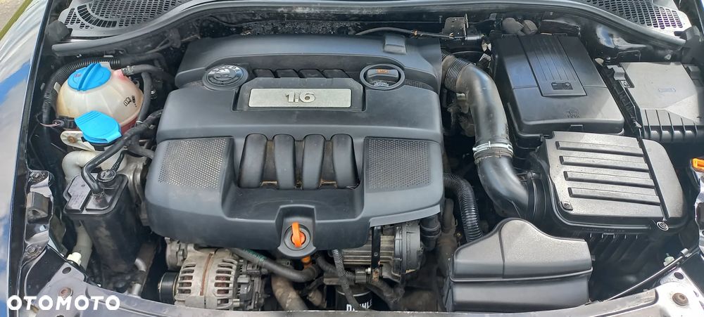 Skoda Octavia 1.6 Ambiente - 12
