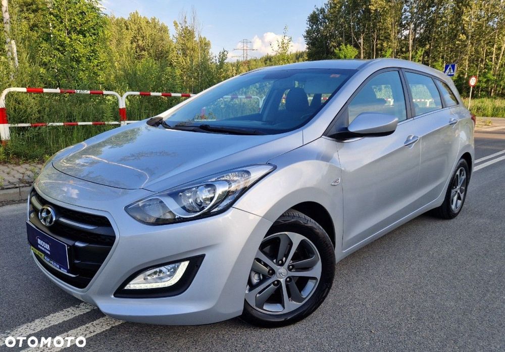 Hyundai i30 blue Kombi 1.6 GDi YES Silver - 2