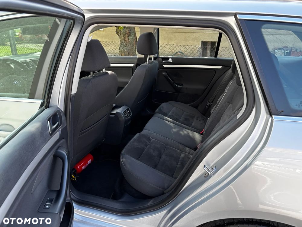 Volkswagen Golf 2.0 TDI DPF Highline - 14