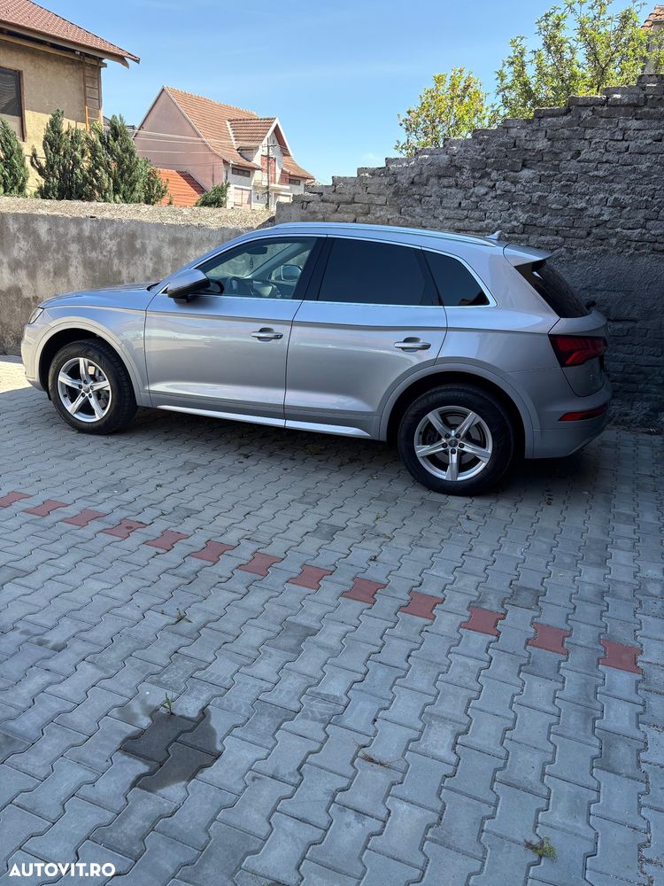 Audi Q5 2.0 40 TDI quattro S tronic Design - 5