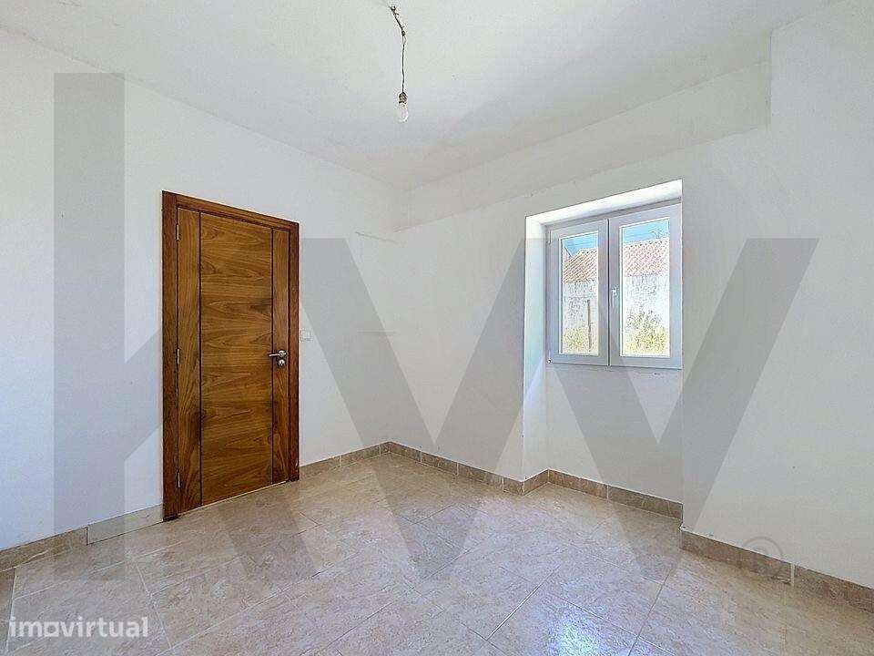 Moradia T2 Térrea com Sótão | Terreno de 2.320 m2 |  Alcoentre - Grande imagem: 3/20