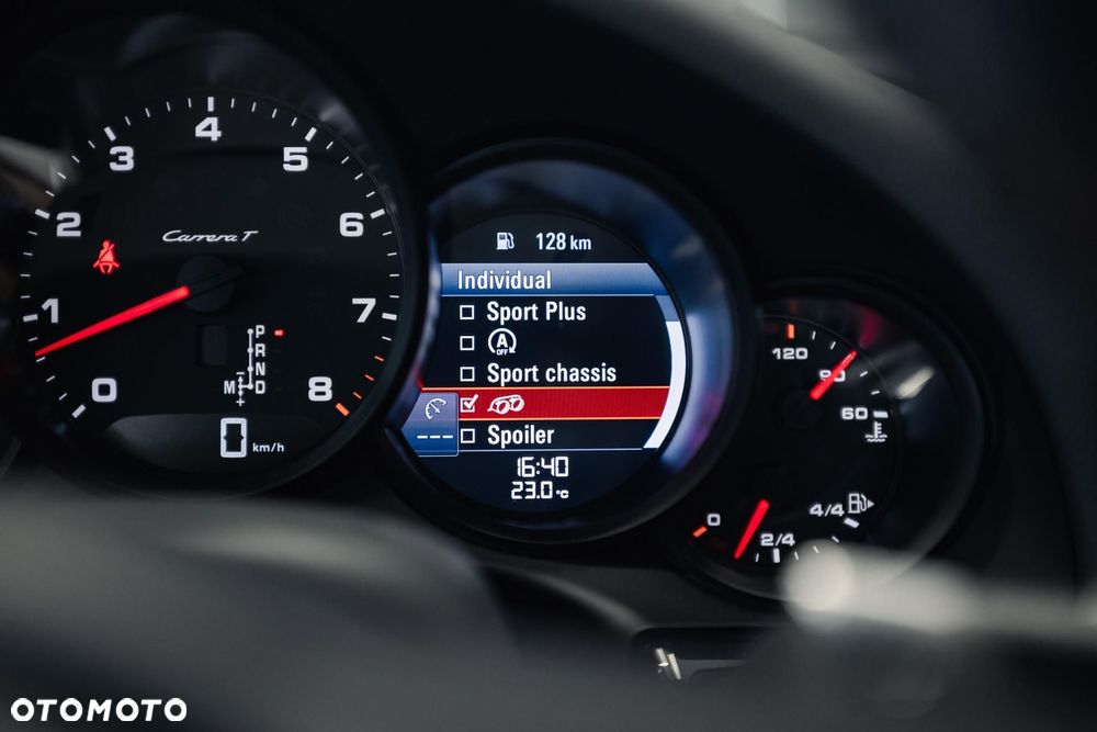 Porsche 911 Carrera T PDK - 31