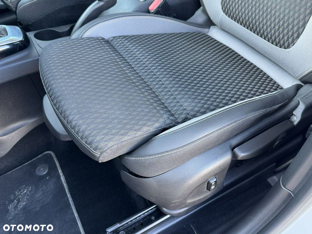 Opel Crossland X - 19