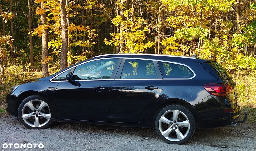 Opel Astra 2011 photo 4