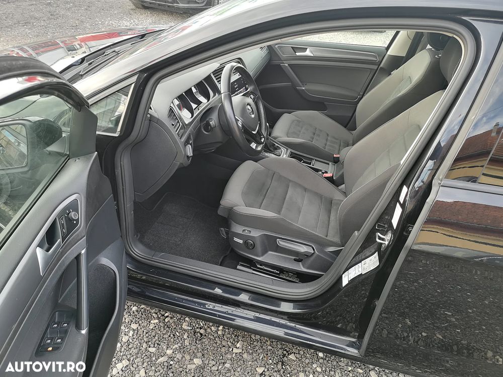 Volkswagen Golf - 18