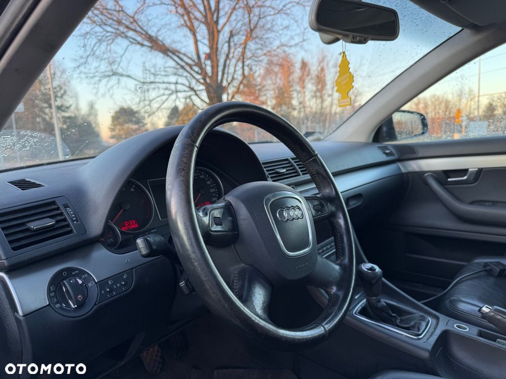 Audi A4 Limousine 2.0 TDI DPF - 6