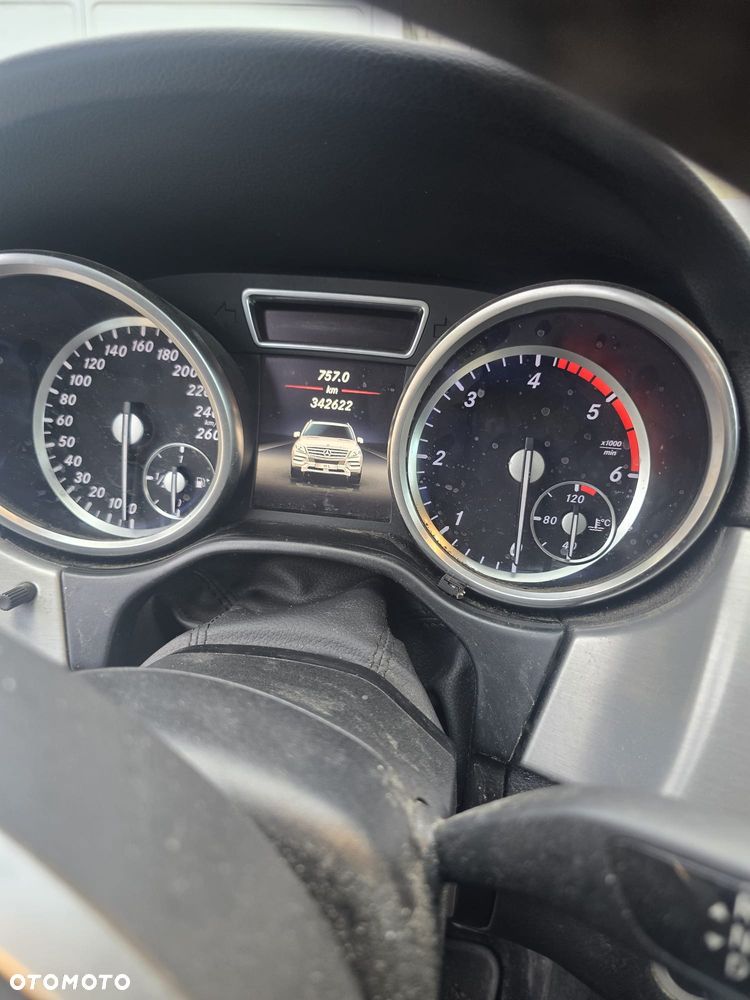 Mercedes-Benz ML - 14