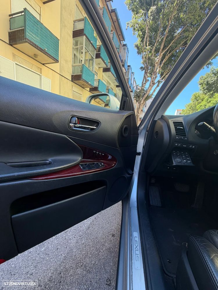 Lexus GS 450h - 12