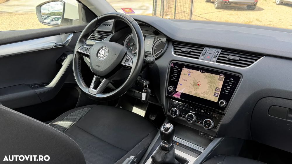 Skoda Octavia 1.6 TDI Style - 9